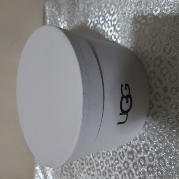 UGG Center Strip EarMuffs Dyed Shearling Suede.Tan nib - Picture 5 of 5